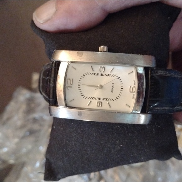 2/$20 😉Silver Leather Men's Tank Watch - Picture 1 of 2